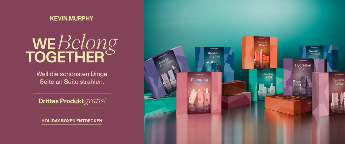 We Belong Together – KEVIN.MURPHY Holiday Boxen 2026: Weil die schönsten Dinge Seite an Seite strahlen. Drittes Produkt gratis! Holiday Boxen entdecken.